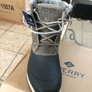 Sperry maritime grey